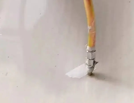 姚安瓷砖空鼓维修公司专业解答在瓷砖铺贴过程中，如果使用的砂料过粗（如全部使用了粗砂），可能会导致以下问题